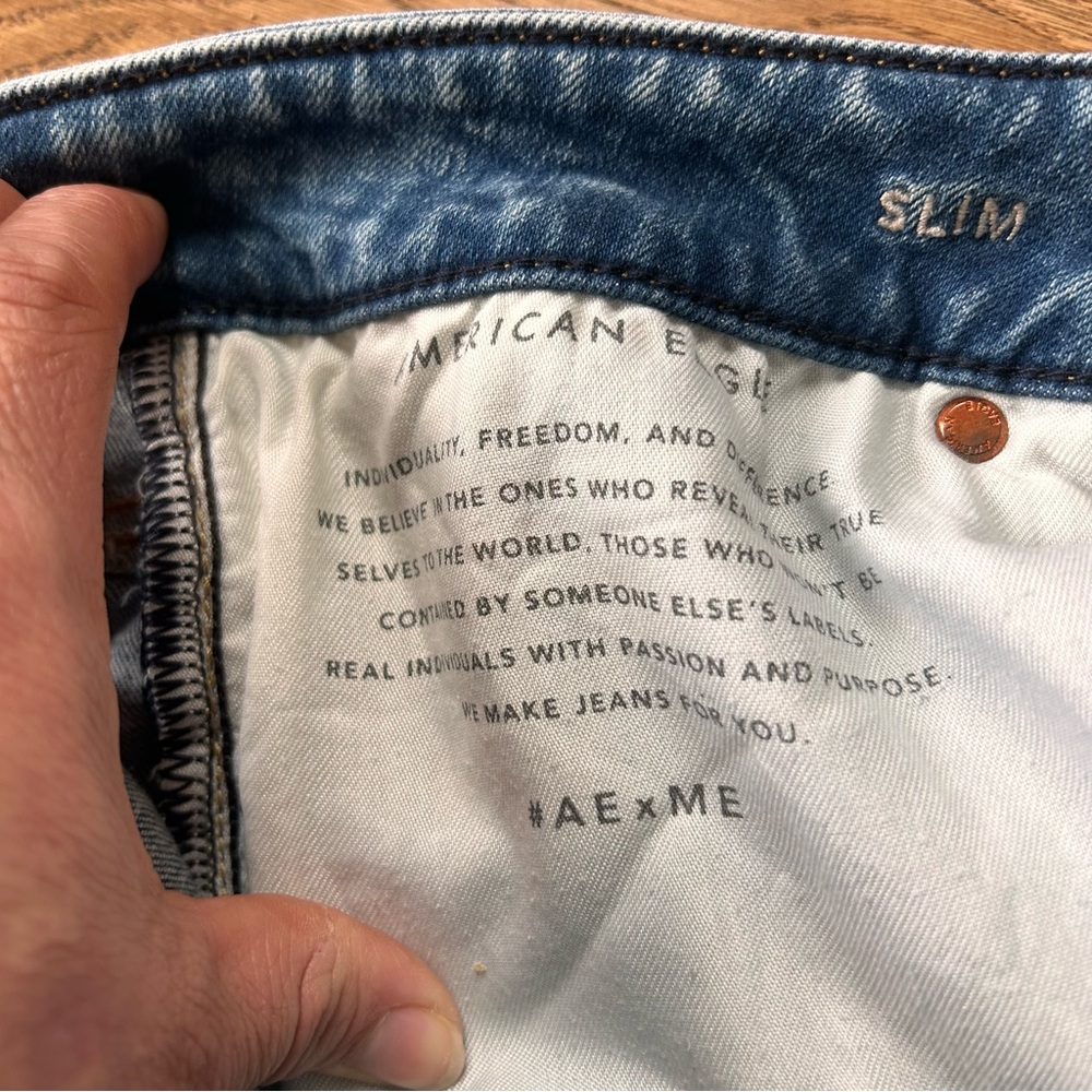 Men's Distressed American Eagle Slim fit 31x32 Blue Jeans - Picture 6 of 7
